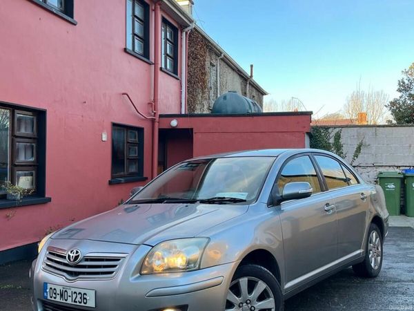 Toyota Avensis Saloon, Petrol, 2009, Grey