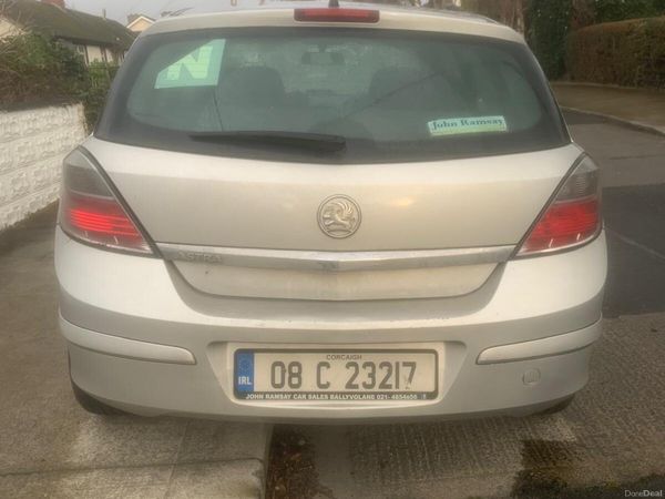 Vauxhall Astra Hatchback, Petrol, 2008, Silver