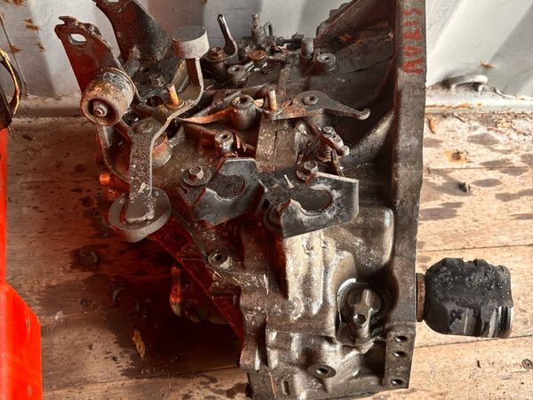 Skoda Octavia Saloon, Diesel, 2012, Red