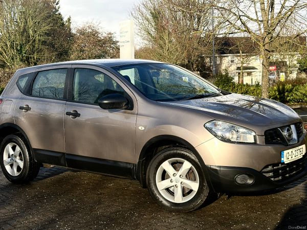 Nissan Qashqai Hatchback, Diesel, 2012, Brown
