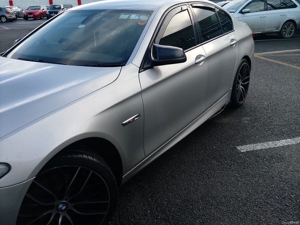 BMW 5-Series Saloon, Diesel, 2011, Silver