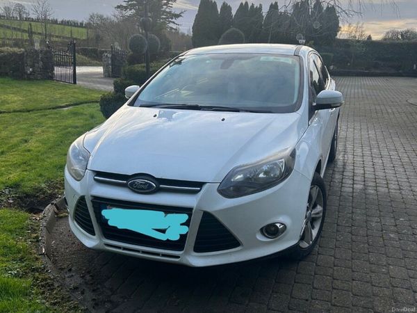 Ford Focus Hatchback, Petrol, 2013, White