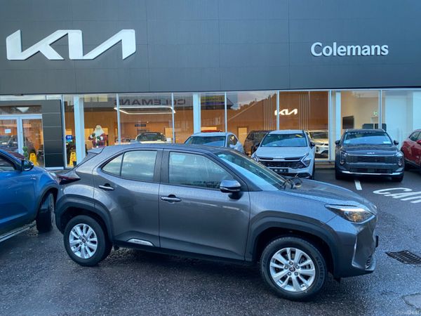 Toyota Yaris Cross Hatchback, Petrol Hybrid, 2024, Grey