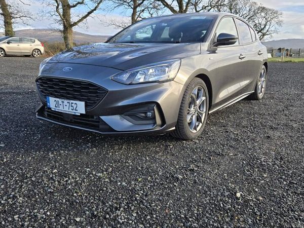 Ford Focus Hatchback, Diesel, 2021, Grey