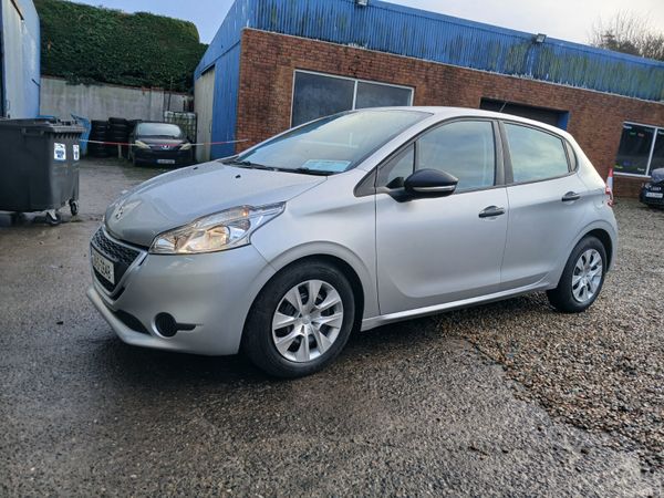 Peugeot 208 Hatchback, Petrol, 2013, Grey