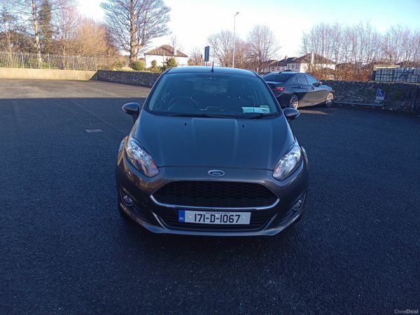 Ford Fiesta Hatchback, Petrol, 2017, Grey