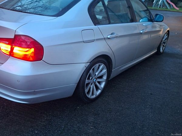 BMW 3-Series Saloon, Diesel, 2009, Silver