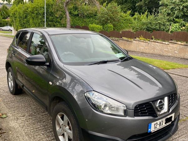 Nissan Qashqai Hatchback, Diesel, 2012, Grey