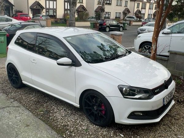 Volkswagen Polo Hatchback, Petrol, 2012, White