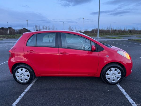 Toyota Yaris Hatchback, Petrol, 2007, Red