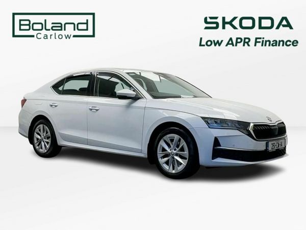 Skoda Octavia Saloon, Diesel, 2025, White
