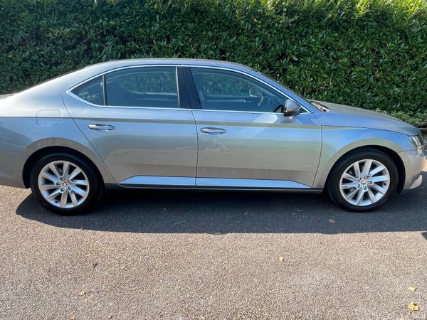 Skoda Superb Saloon, Diesel, 2017, Grey