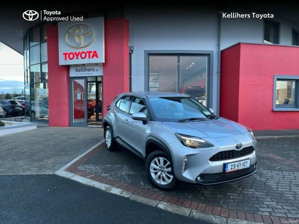 Toyota Yaris Cross Hatchback, Petrol Hybrid, 2023, Silver