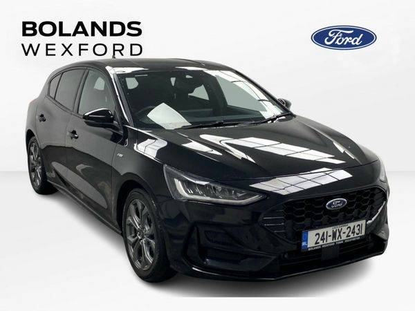 Ford Focus Hatchback, Petrol, 2024, Black