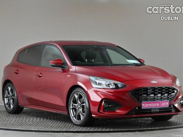 Ford Focus Hatchback, Petrol, 2019, Red
