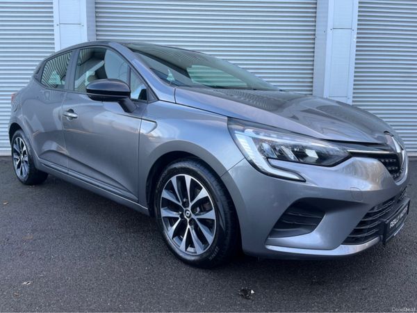 Renault Clio Hatchback, Petrol, 2023, Grey