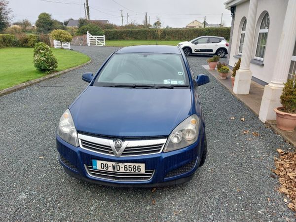 Vauxhall Astra Hatchback, Petrol, 2009, Blue