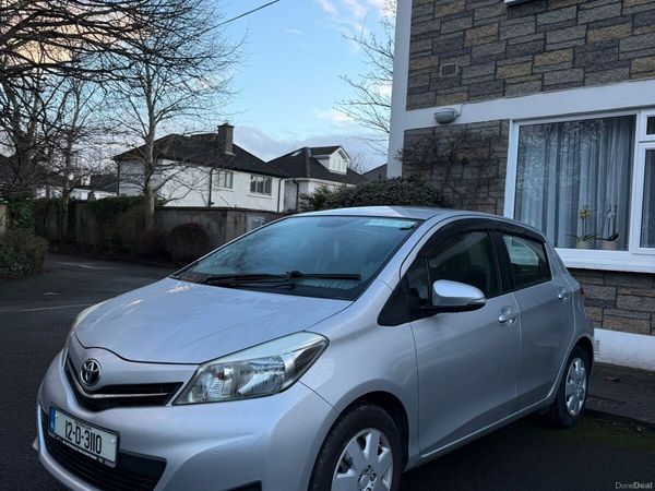 Toyota Yaris Hatchback, Petrol, 2012, Silver