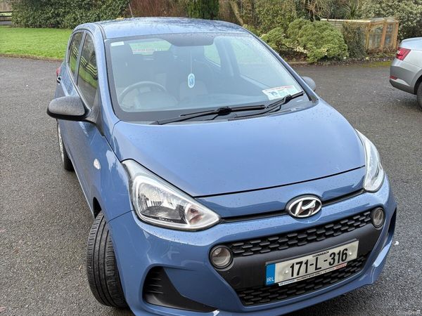 Hyundai i10 Hatchback, Petrol, 2017, Blue