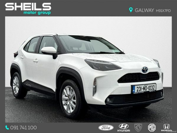 Toyota Yaris Cross Hatchback, Petrol Hybrid, 2023, White