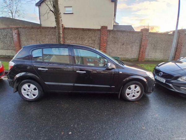 Opel Astra Hatchback, Petrol, 2006, Black