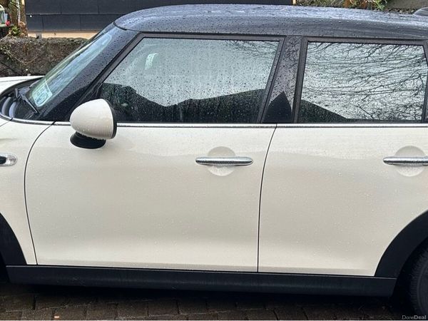 Mini One Estate/Jeep, Petrol, 2019, White