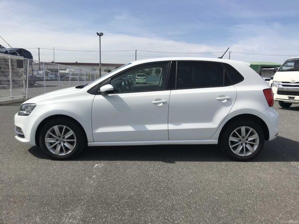Volkswagen Polo Hatchback, Petrol, 2016, White