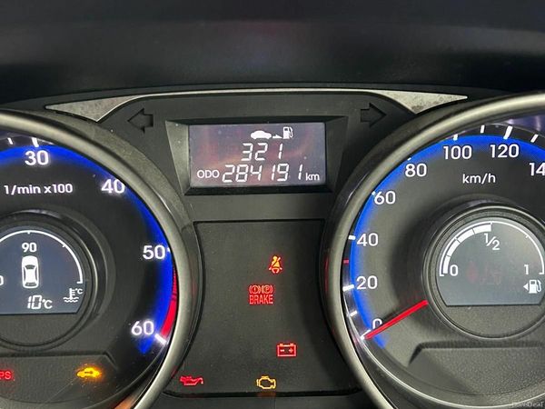 Hyundai ix35 SUV, Diesel, 2010, Red