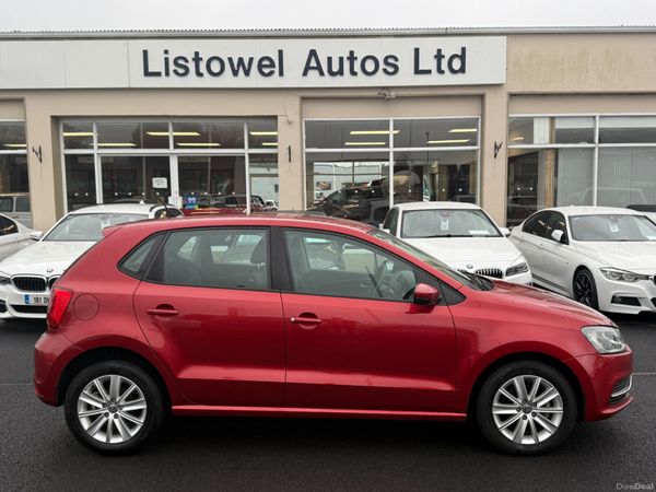 Volkswagen Polo Hatchback, Petrol, 2015, Red