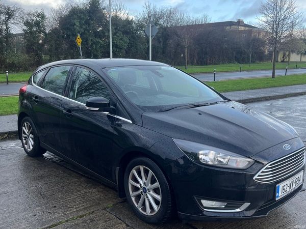 Ford Focus Hatchback, Petrol, 2016, Black