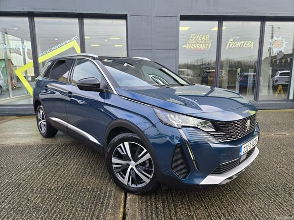 Peugeot 5008 MPV, Diesel, 2023, Blue