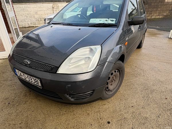 Ford Fiesta Hatchback, Petrol, 2004, Grey