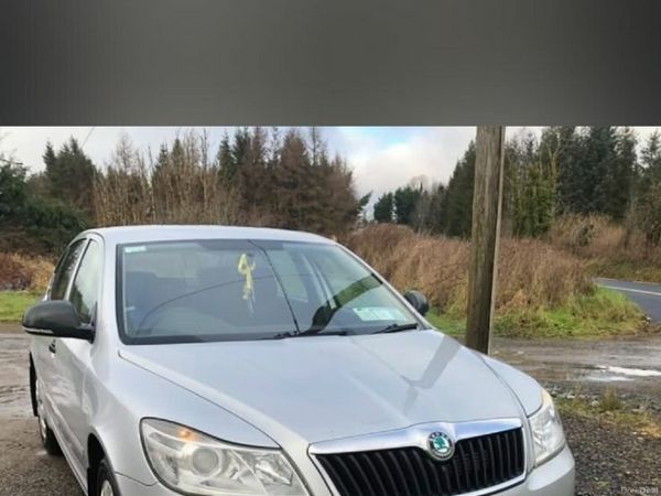 Skoda Octavia Saloon, Diesel, 2012, Silver