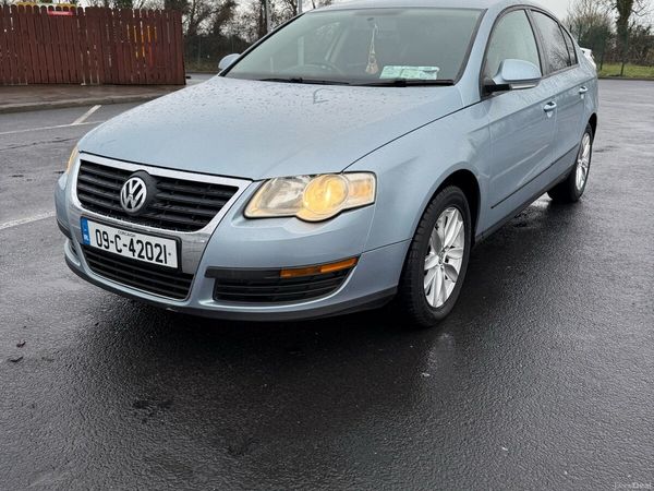 Volkswagen Passat Saloon, Diesel, 2009, Blue