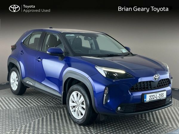 Toyota Yaris Cross Hatchback, Petrol Hybrid, 2022, Blue