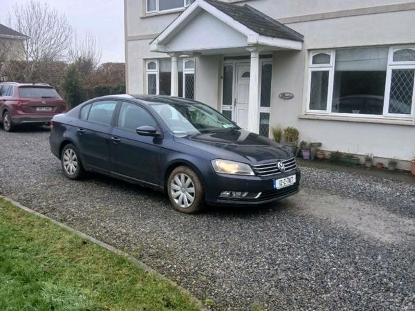 Volkswagen Passat Saloon, Diesel, 2012, Blue