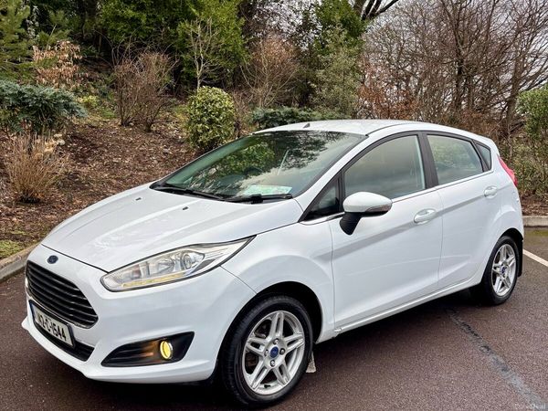 Ford Fiesta Hatchback, Petrol, 2014, White