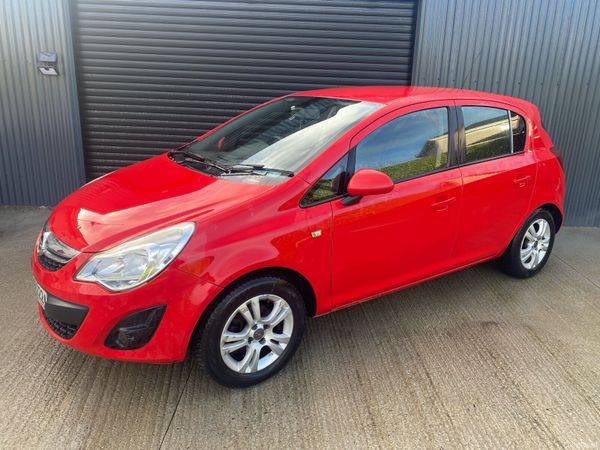 Opel Corsa Hatchback, Diesel, 2012, Red