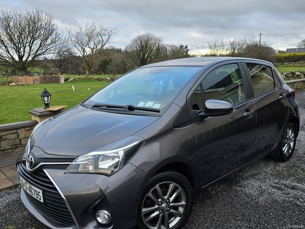Toyota Yaris Hatchback, Petrol, 2016, Grey
