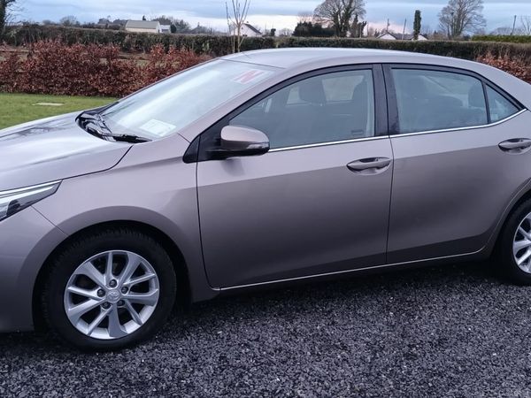 Toyota Corolla Saloon, Diesel, 2015, Bronze