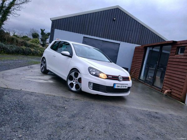Volkswagen Golf Hatchback, Petrol, 2009, White