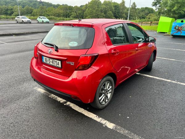 Toyota Yaris Hatchback, Petrol, 2016, Red