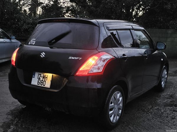 Suzuki Swift Hatchback, Petrol, 2012, Black