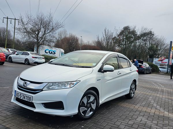 Honda Grace Saloon, Petrol Hybrid, 2014, White