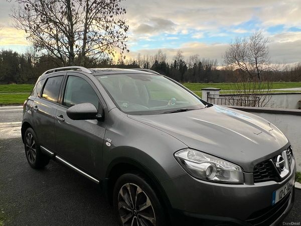 Nissan Qashqai Hatchback, Diesel, 2012, Grey