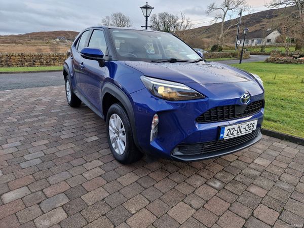Toyota Yaris Cross Hatchback, Petrol Hybrid, 2021, Blue