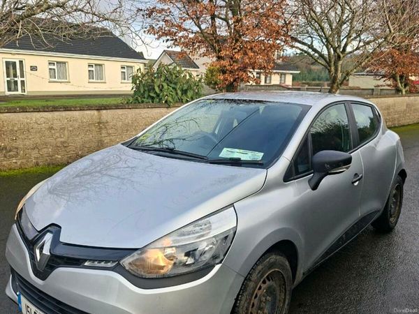 Renault Clio Hatchback, Petrol, 2015, Silver