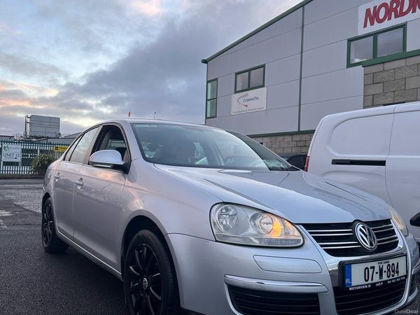 Volkswagen Jetta Saloon, Petrol, 2007, Silver