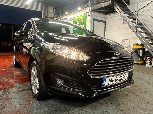Ford Fiesta Hatchback, Petrol, 2014, Black