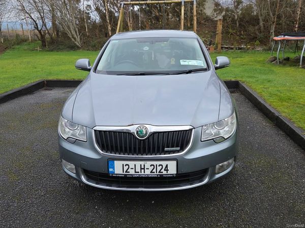Skoda Superb Hatchback, Diesel, 2012, Grey
